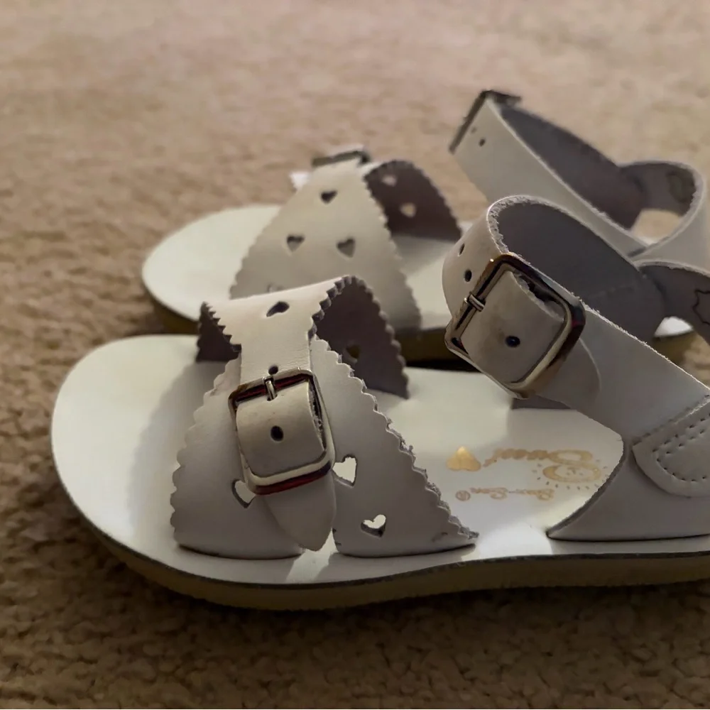 Girls White sweetheart sun san sandals - Picture 4 of 4